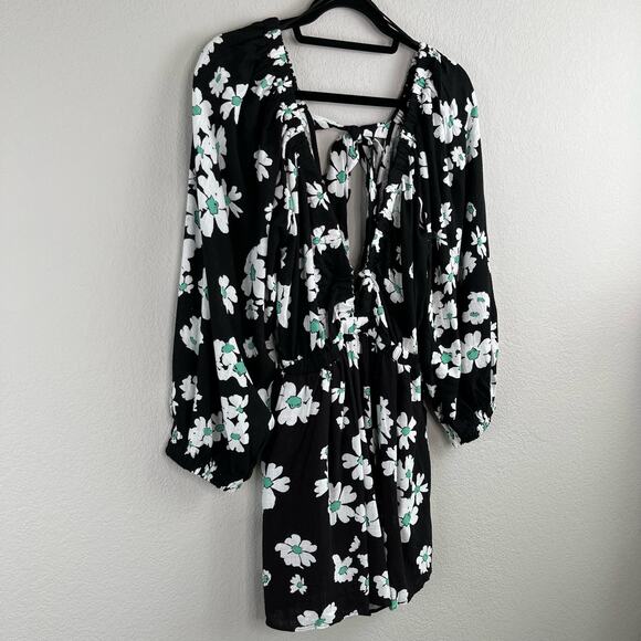 Topshop Black Daisy Floral Linen Long Sleeve V-Neck Short Romper 8/10 Medium NWT - Picture 8 of 14